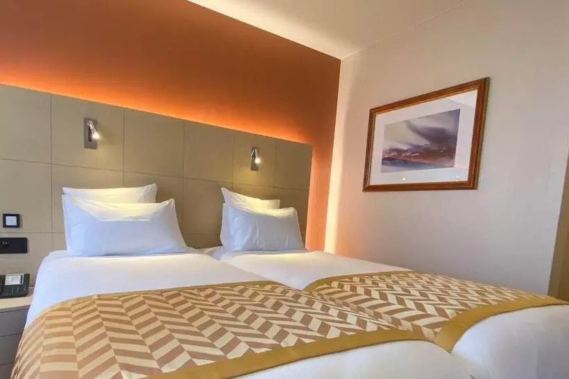 فندق Nash Airport