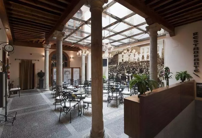 هتل Posada Real Los Cinco Linajes