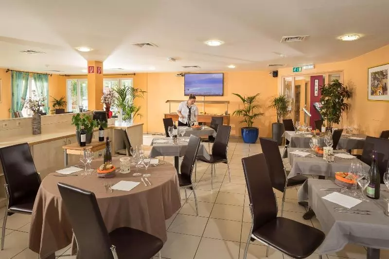 هتل Restaurant Stand Inn