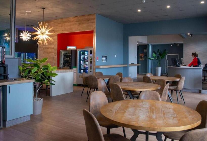 בית מלון כפרי Travelodge By Wyndham Roberval