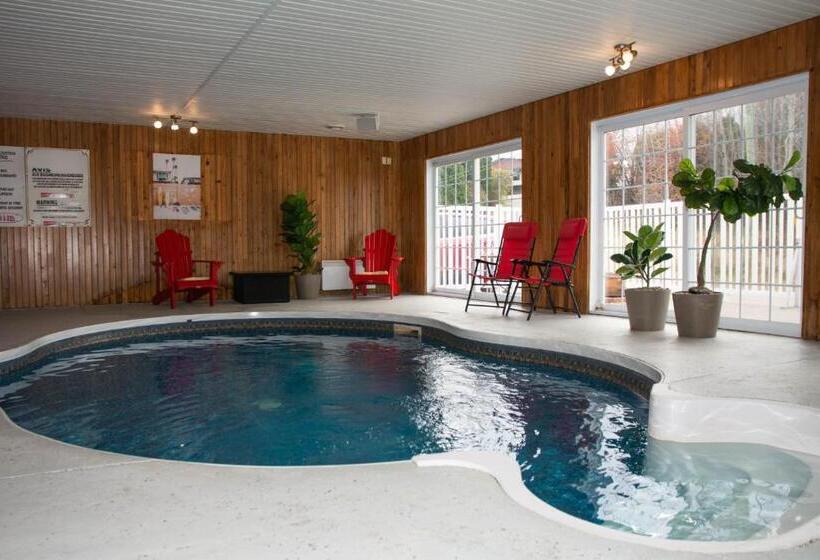 בית מלון כפרי Travelodge By Wyndham Roberval