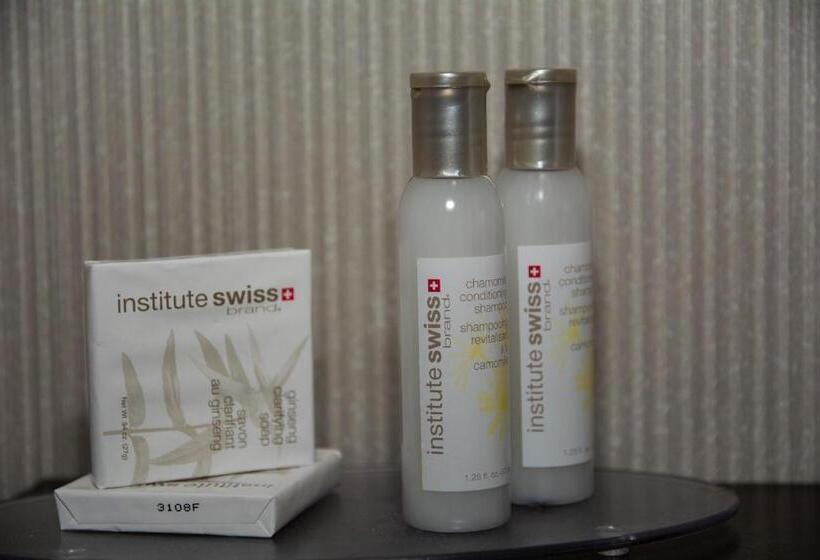 בית מלון כפרי Travelodge By Wyndham Roberval