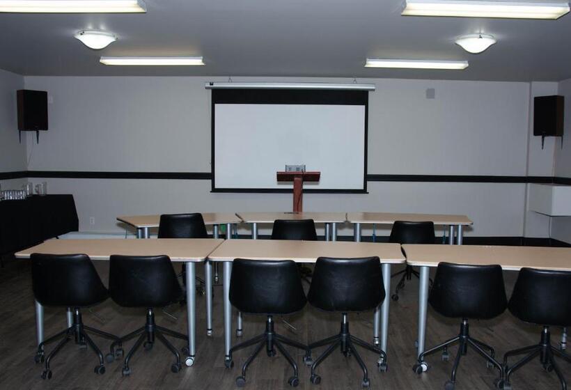 בית מלון כפרי Travelodge By Wyndham Roberval