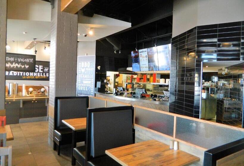 בית מלון כפרי Travelodge By Wyndham Roberval