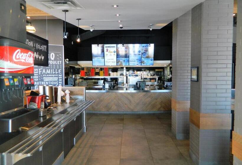 בית מלון כפרי Travelodge By Wyndham Roberval