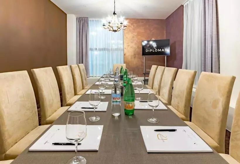 酒店 Diplomat