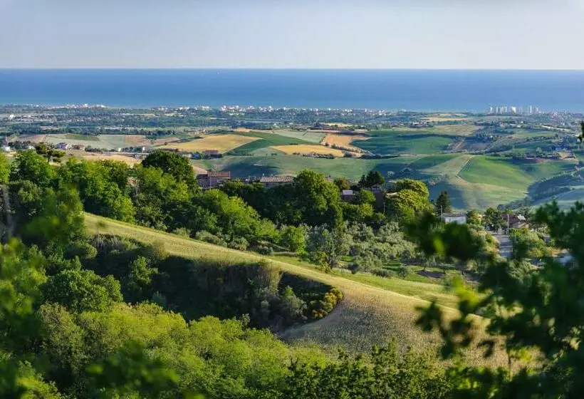 Aamiaismajoitus (B&B) Convento Di San Francesco Mondaino