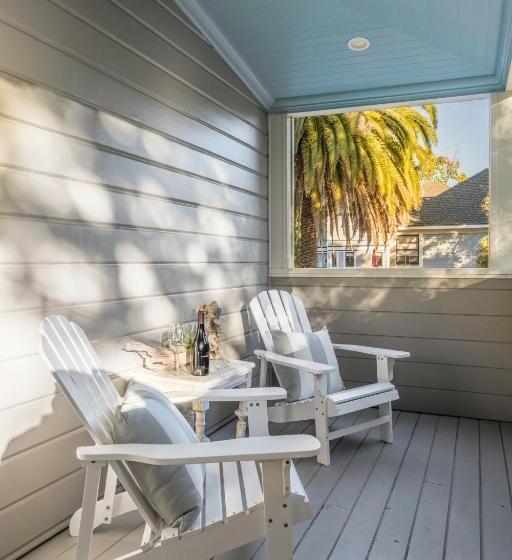 Bed and Breakfast The George   Luxury Boutique Inn