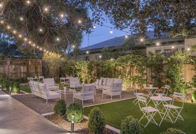 Bed and Breakfast The George   Luxury Boutique Inn