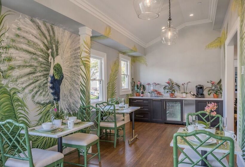 Bed and Breakfast The George   Luxury Boutique Inn