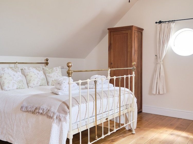 Curlew Cottage At Millfields Farm