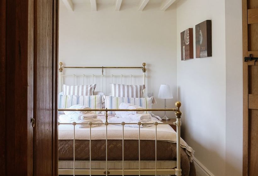 Curlew Cottage At Millfields Farm