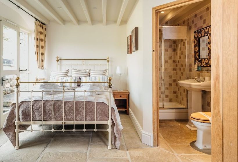 Curlew Cottage At Millfields Farm