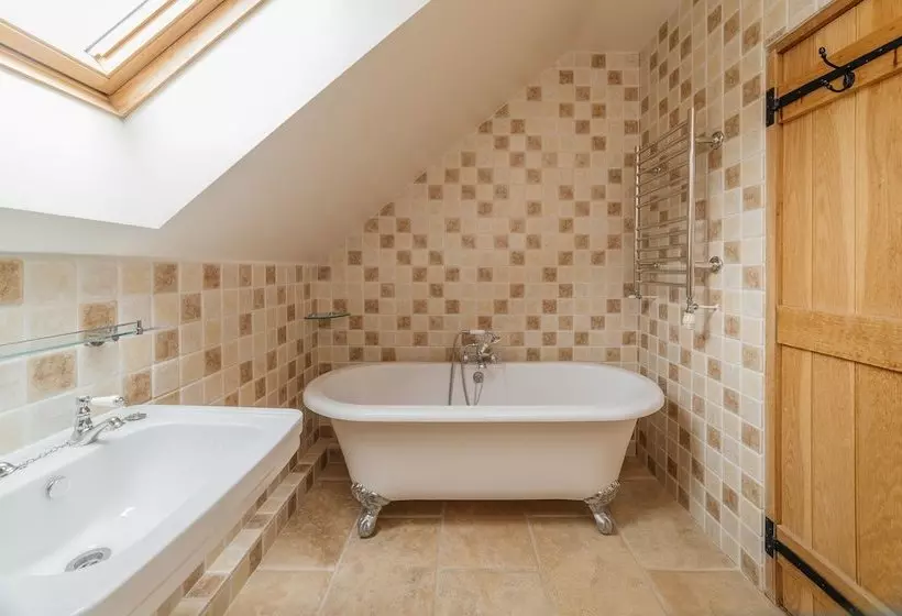 Curlew Cottage At Millfields Farm