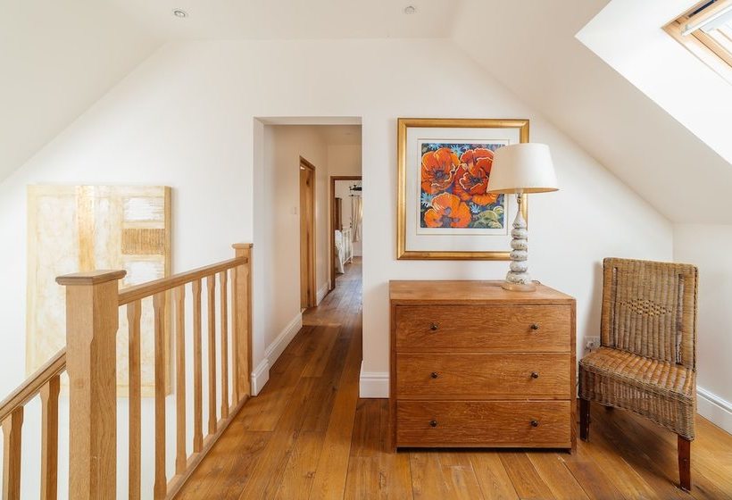 Curlew Cottage At Millfields Farm