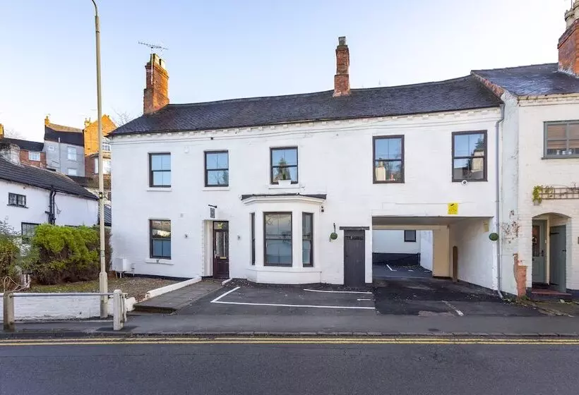 Bondgate Hotel East Midlands Airport