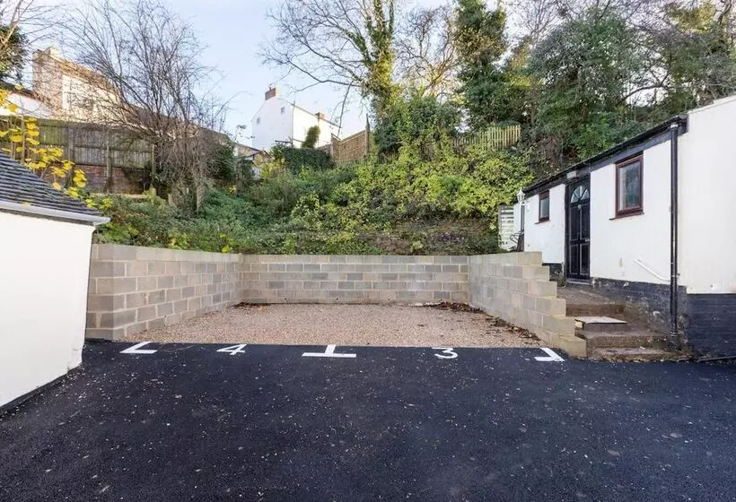 Bondgate Hotel East Midlands Airport