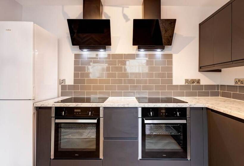 Bondgate Hotel East Midlands Airport