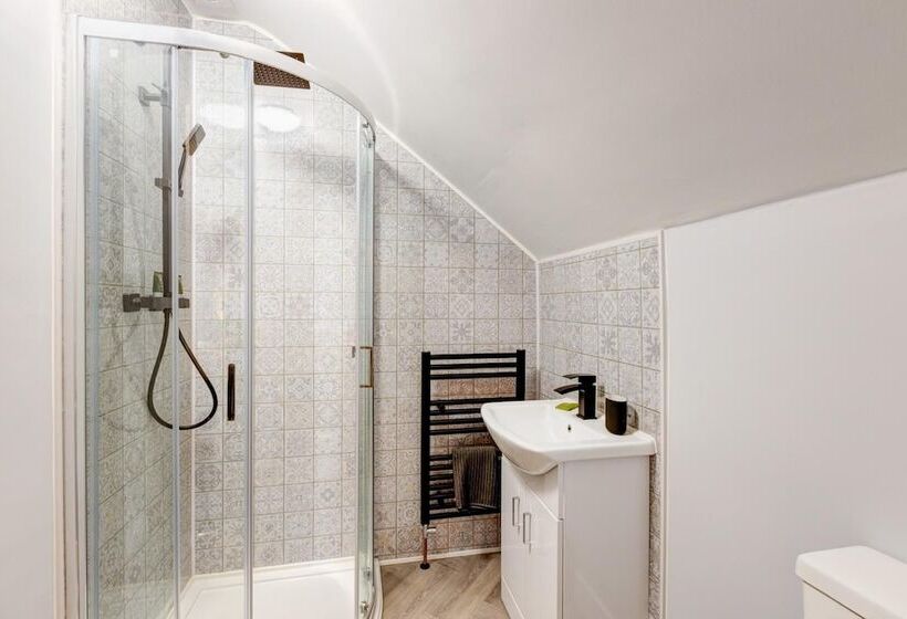 Bondgate Hotel East Midlands Airport