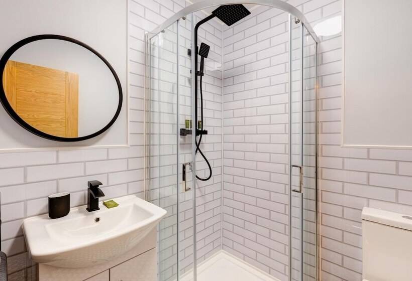 Bondgate Hotel East Midlands Airport