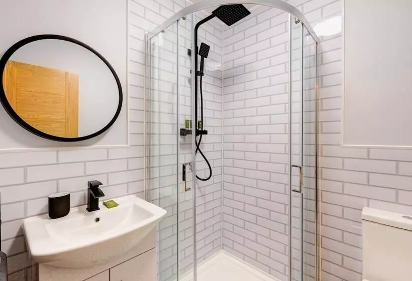 Bondgate Hotel East Midlands Airport