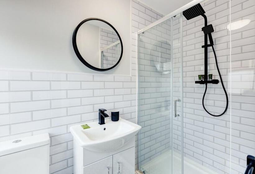 Bondgate Hotel East Midlands Airport