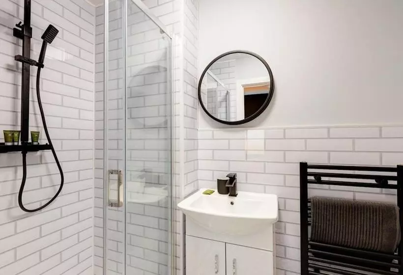 Bondgate Hotel East Midlands Airport