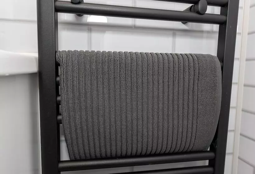 Bondgate Hotel East Midlands Airport