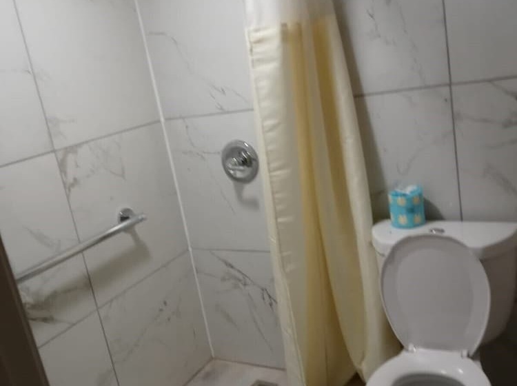 Отель Peachtree Inn & Suites