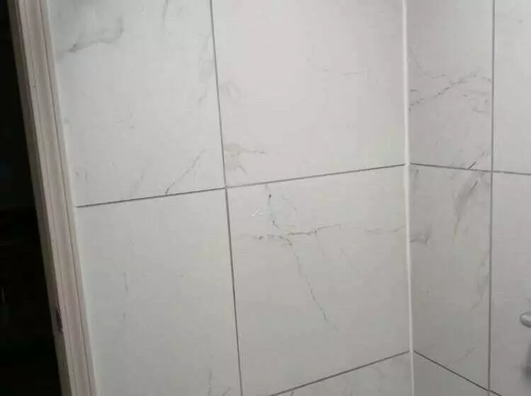 Hotelli Peachtree Inn & Suites