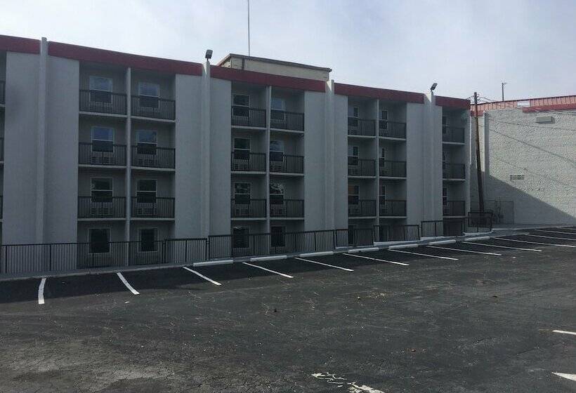 Отель Peachtree Inn & Suites