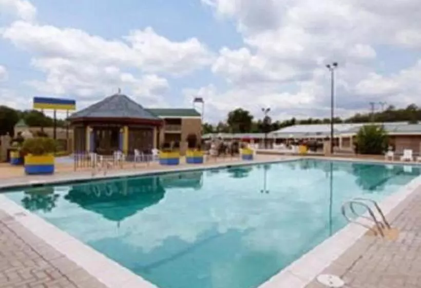 Hotelli Travelodge By Wyndham Petersburg