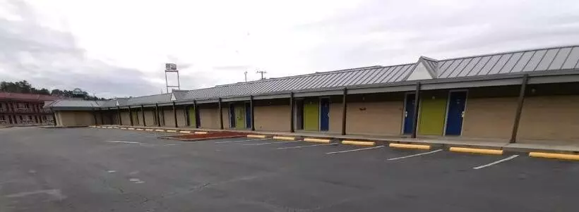 Hotelli Travelodge By Wyndham Petersburg