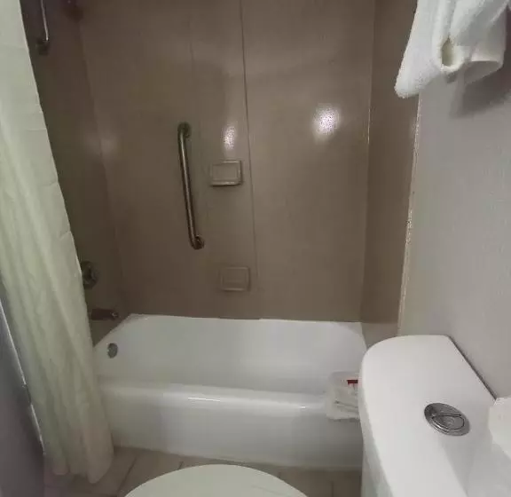 Hotelli Travelodge By Wyndham Petersburg