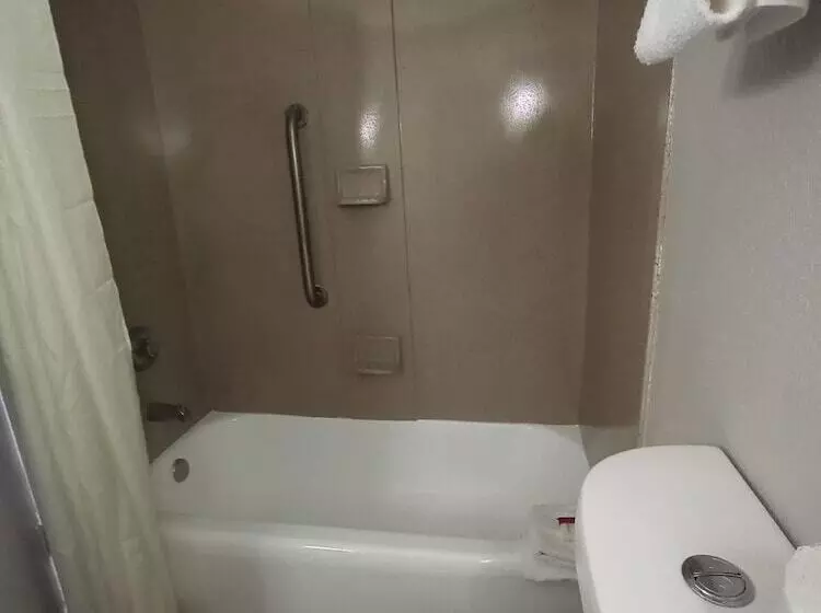 Hotelli Travelodge By Wyndham Petersburg