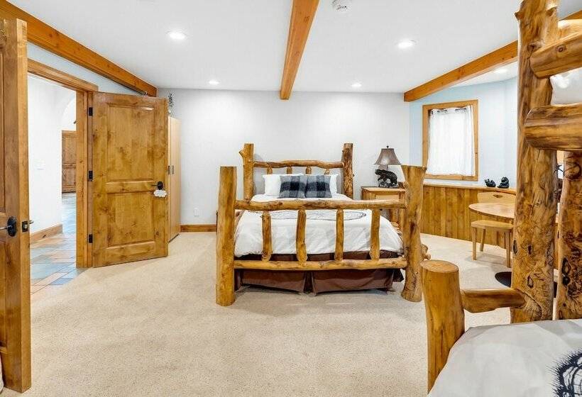 Majestic Lodge Retreat Amenities & Views