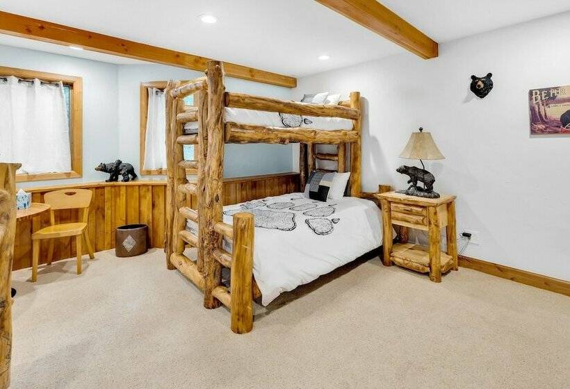 Majestic Lodge Retreat Amenities & Views