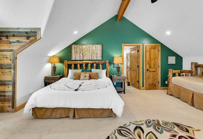 Majestic Lodge Retreat Amenities & Views