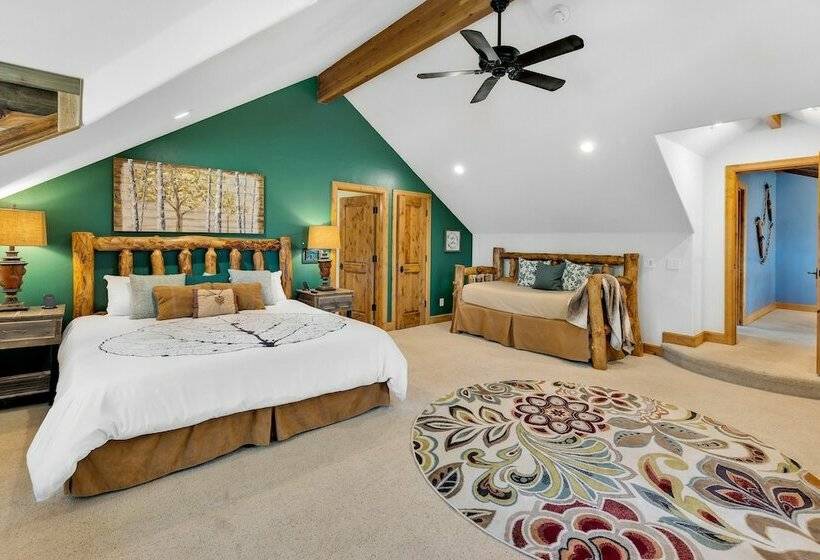 Majestic Lodge Retreat Amenities & Views