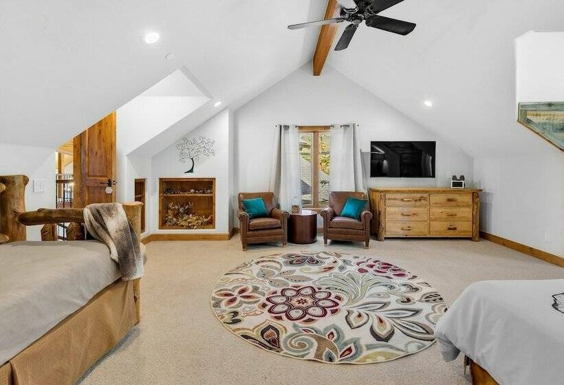 Majestic Lodge Retreat Amenities & Views