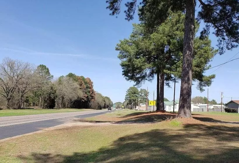 Motelli Clear Lakes Inn