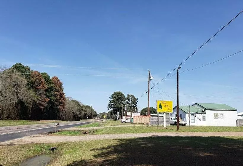 Motelli Clear Lakes Inn