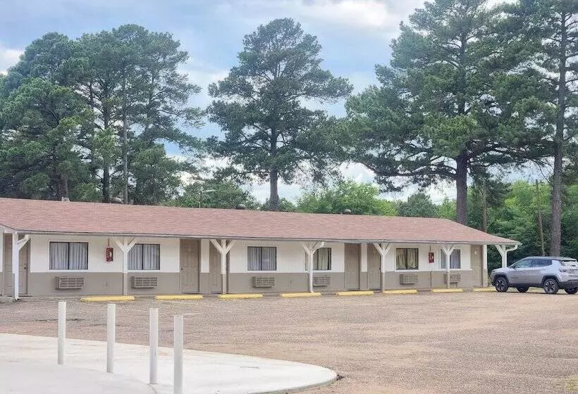 Motelli Clear Lakes Inn