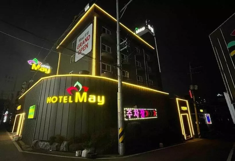 Motelli Gunsan Hotel May