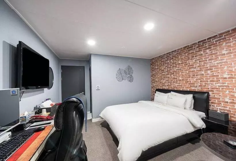 Motelli Gunsan Hotel May