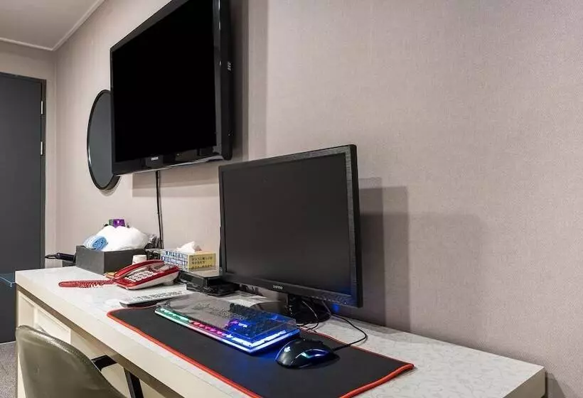 Motelli Gunsan Hotel May