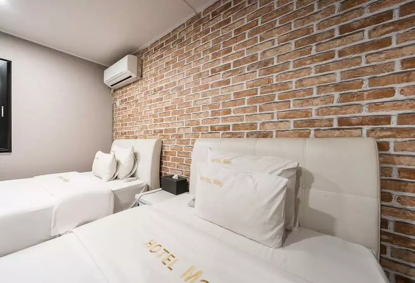 Motelli Gunsan Hotel May