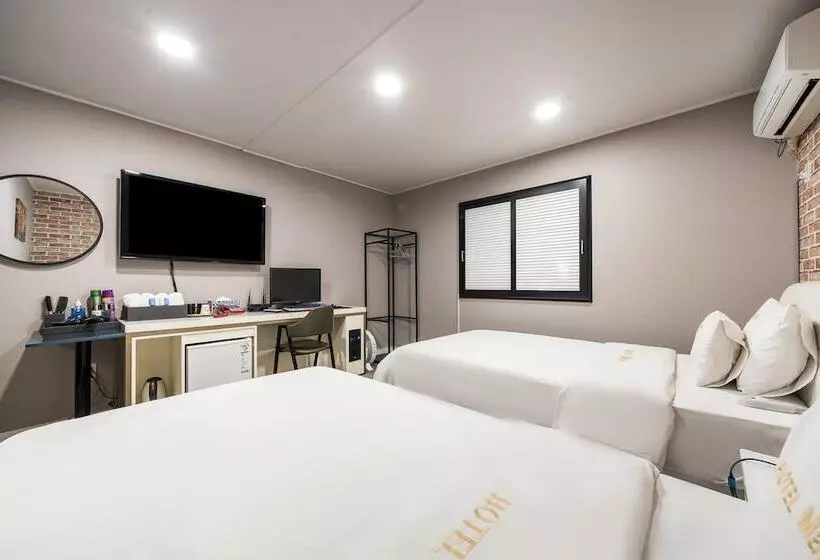 Motelli Gunsan Hotel May
