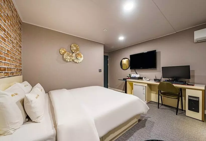 Motelli Gunsan Hotel May