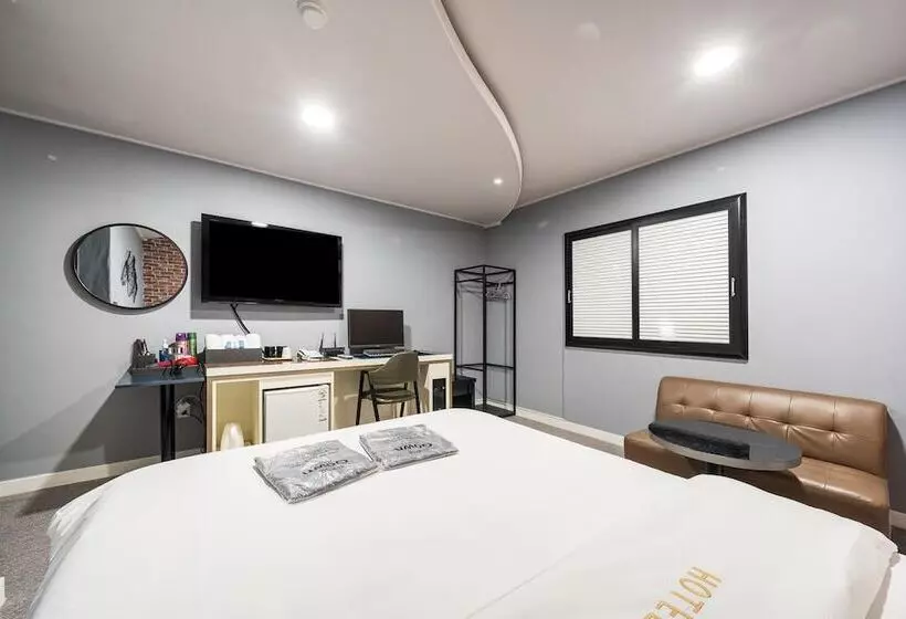 Motelli Gunsan Hotel May